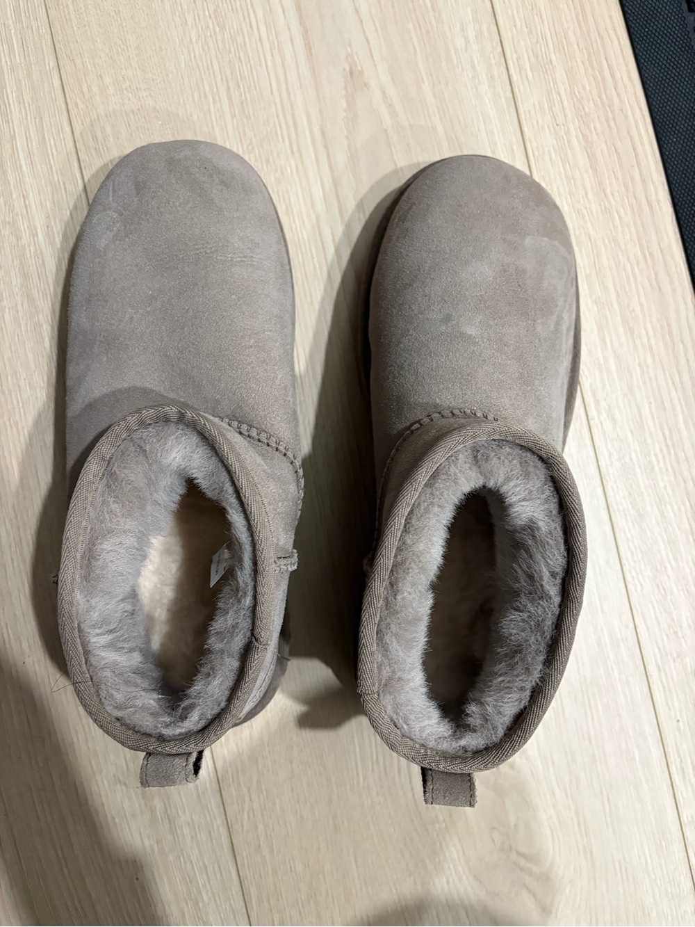 UGG ultra mini size 9